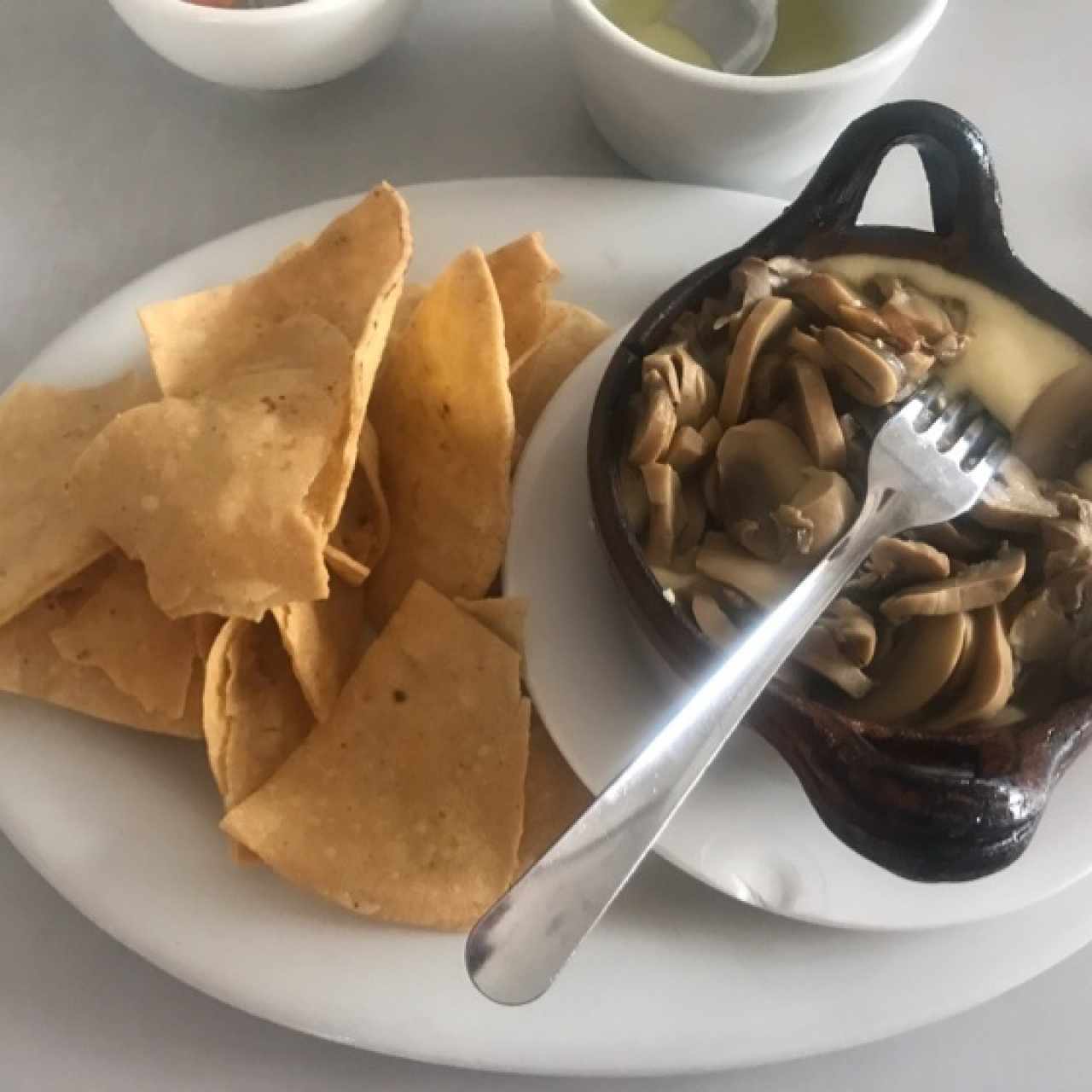 Queso Fundido con Champiñones