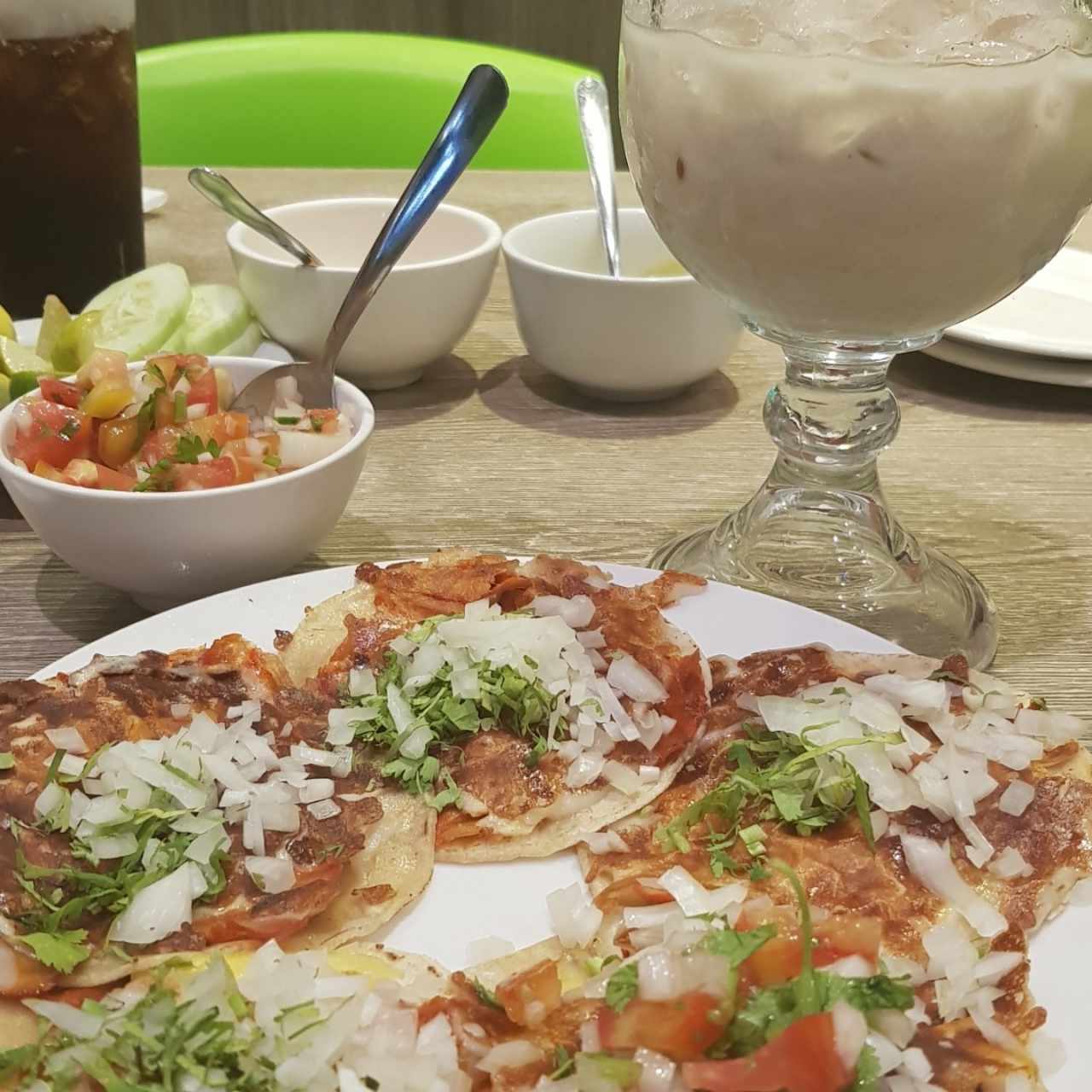 Tacos al pastor y horchata