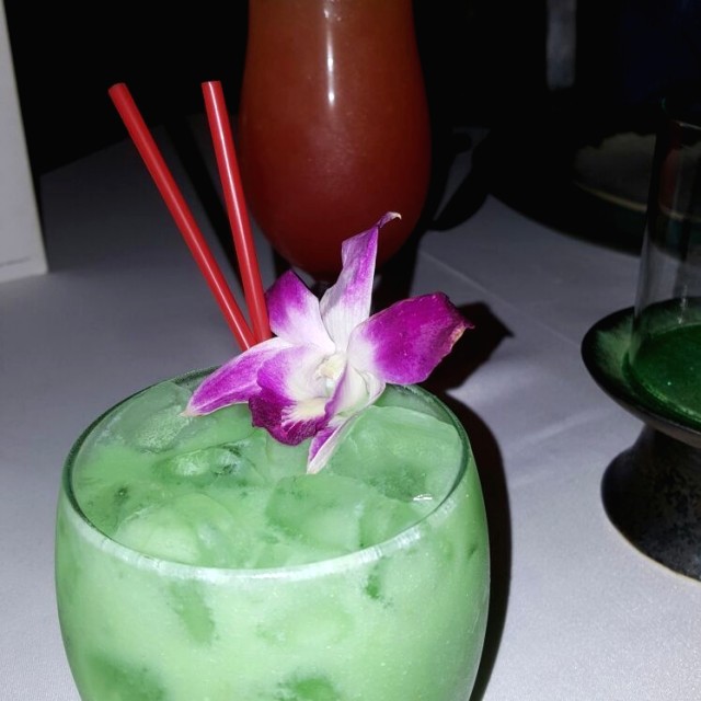 Cocktail Esmeralda y Mai Thai
