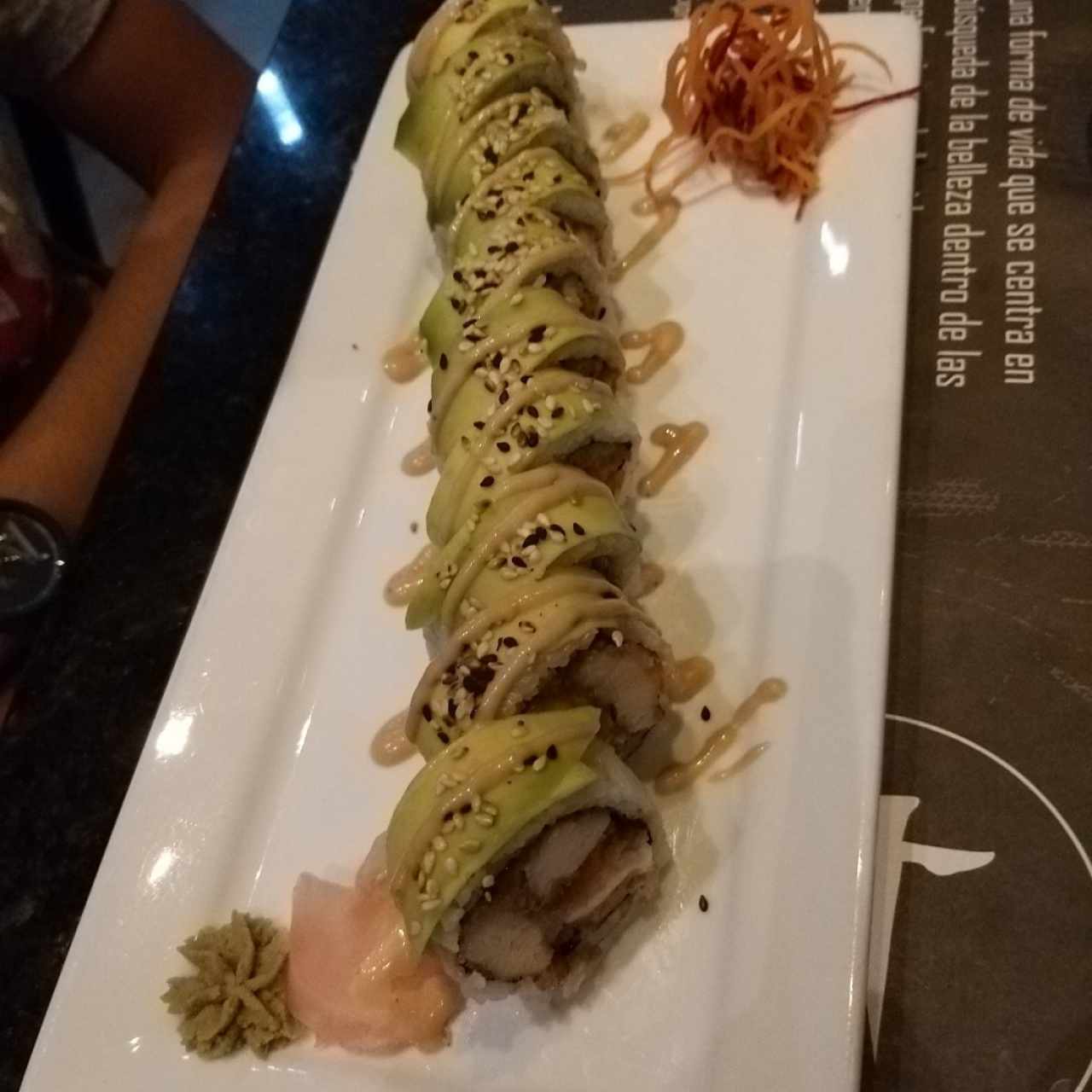 salmon sushi cocido