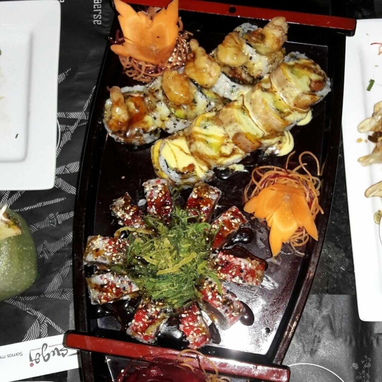 barco de sushi  embi roll, weed roll y tropical