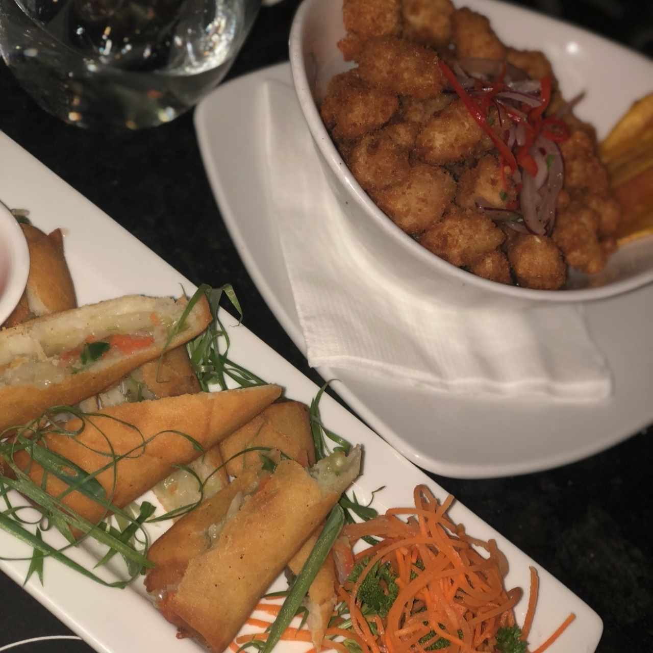 cheviche frito y spring roll