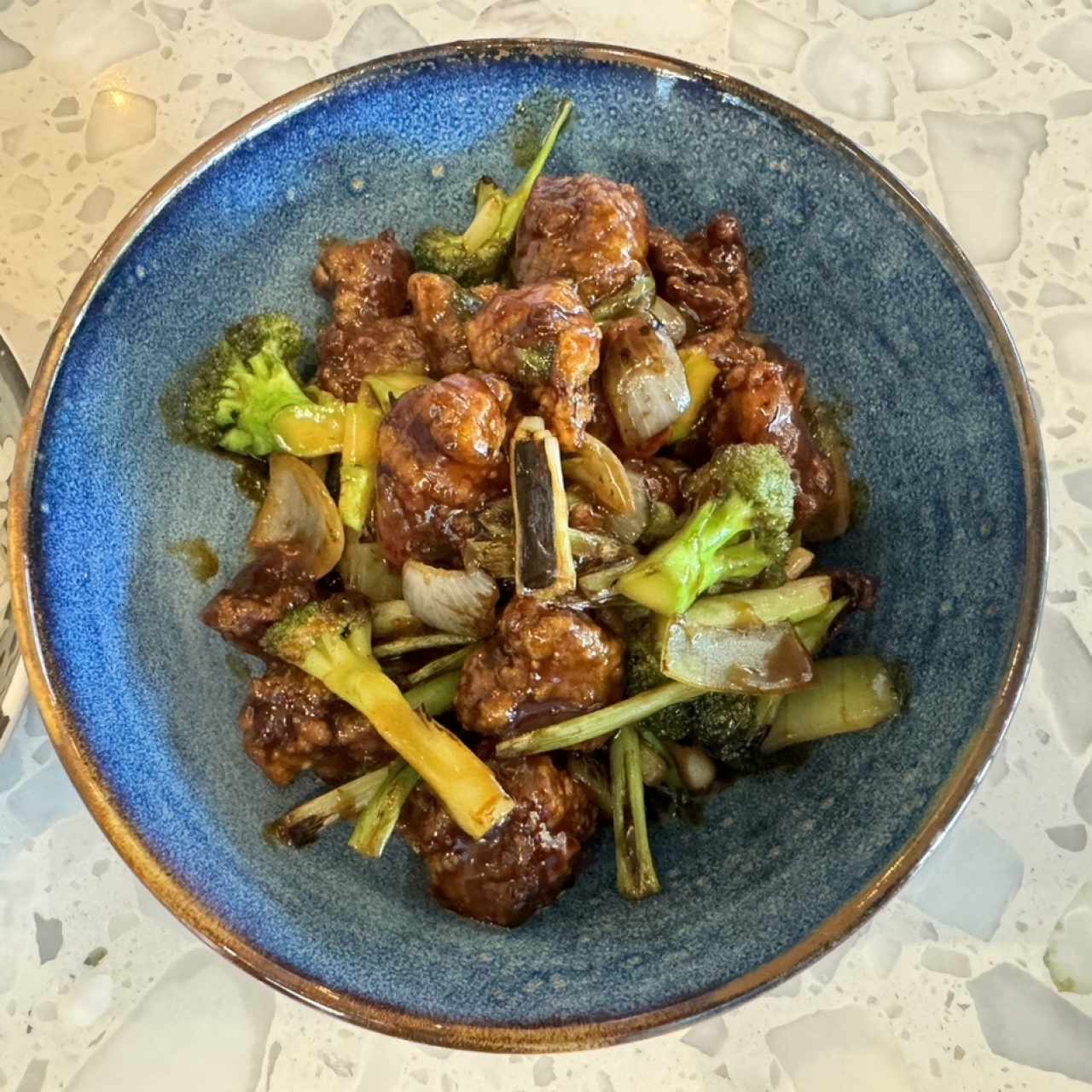 Platos Calientes - Mongolian Beef