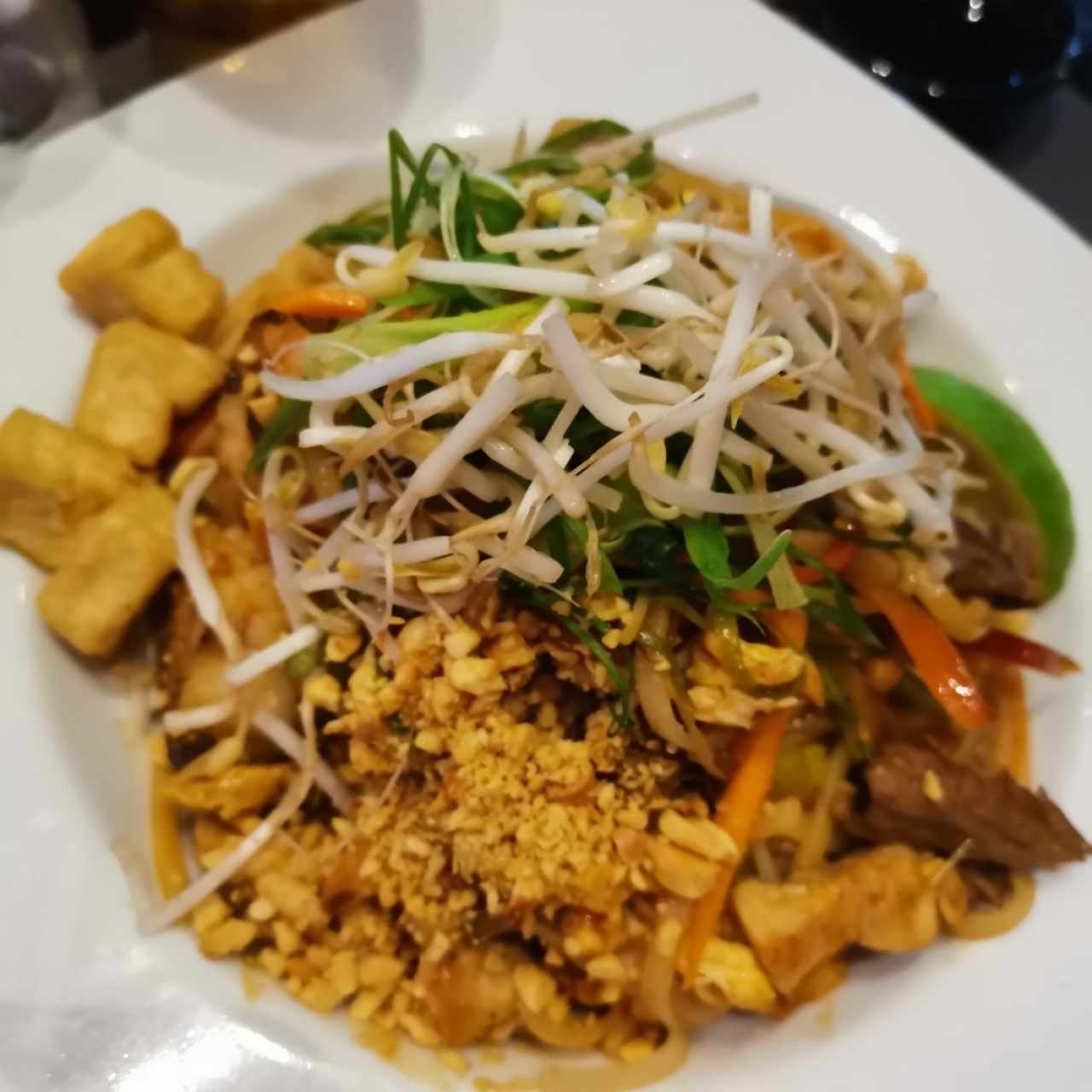 Pad Thai Mixto (pollo, filete y langostinos)