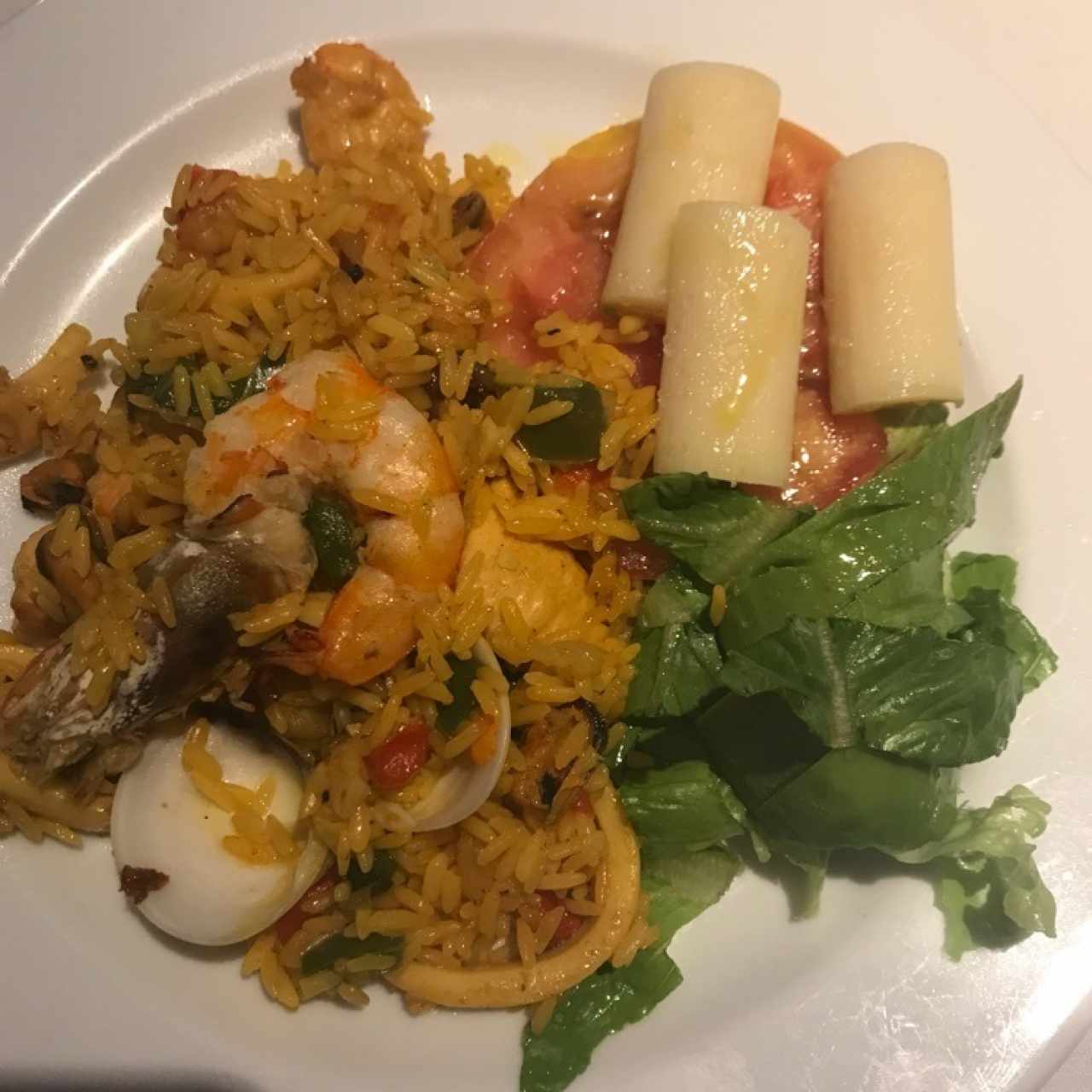 Paella y ensalada