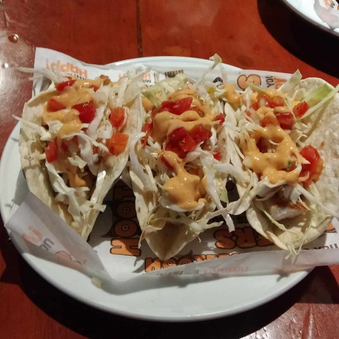 Baja Fish Tacos, con filete de pescado a la parrilla.