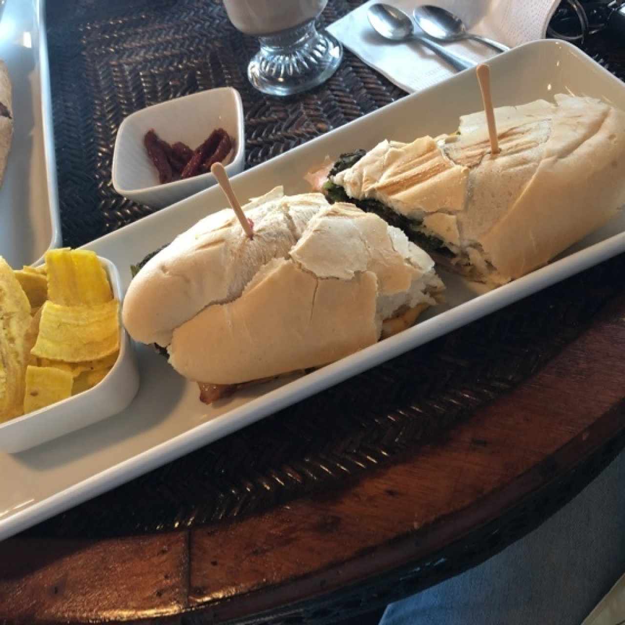 sandwich de pavo en pan blanco