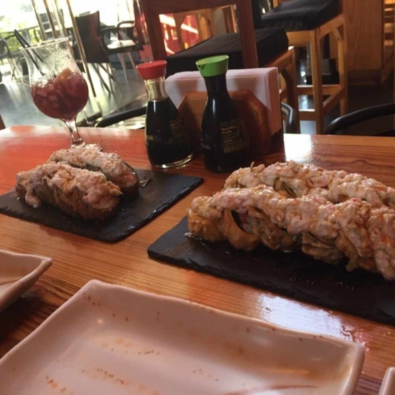 Rolls especiales - Dragón y Tropical