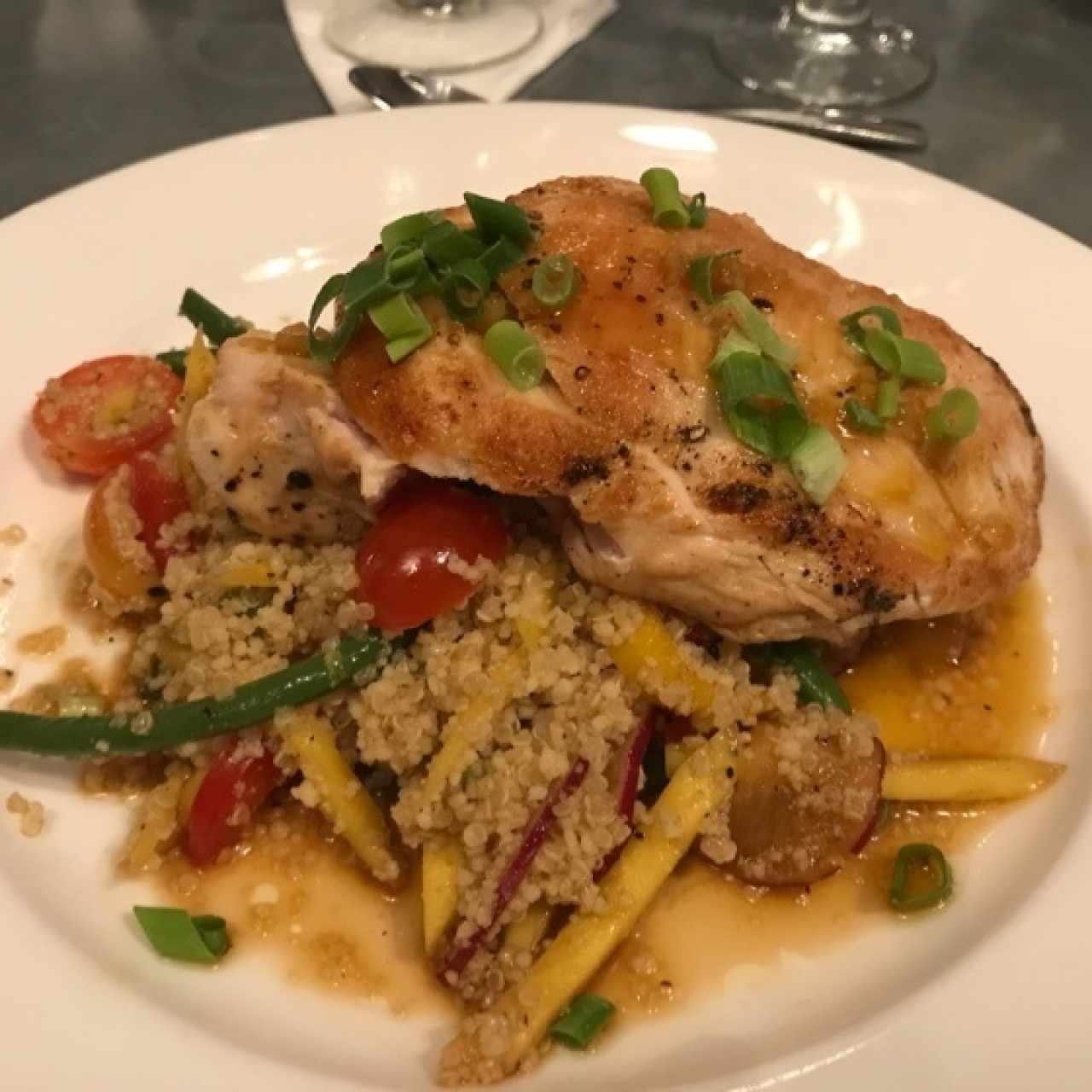 Pechuga de pollo con salsa de mango