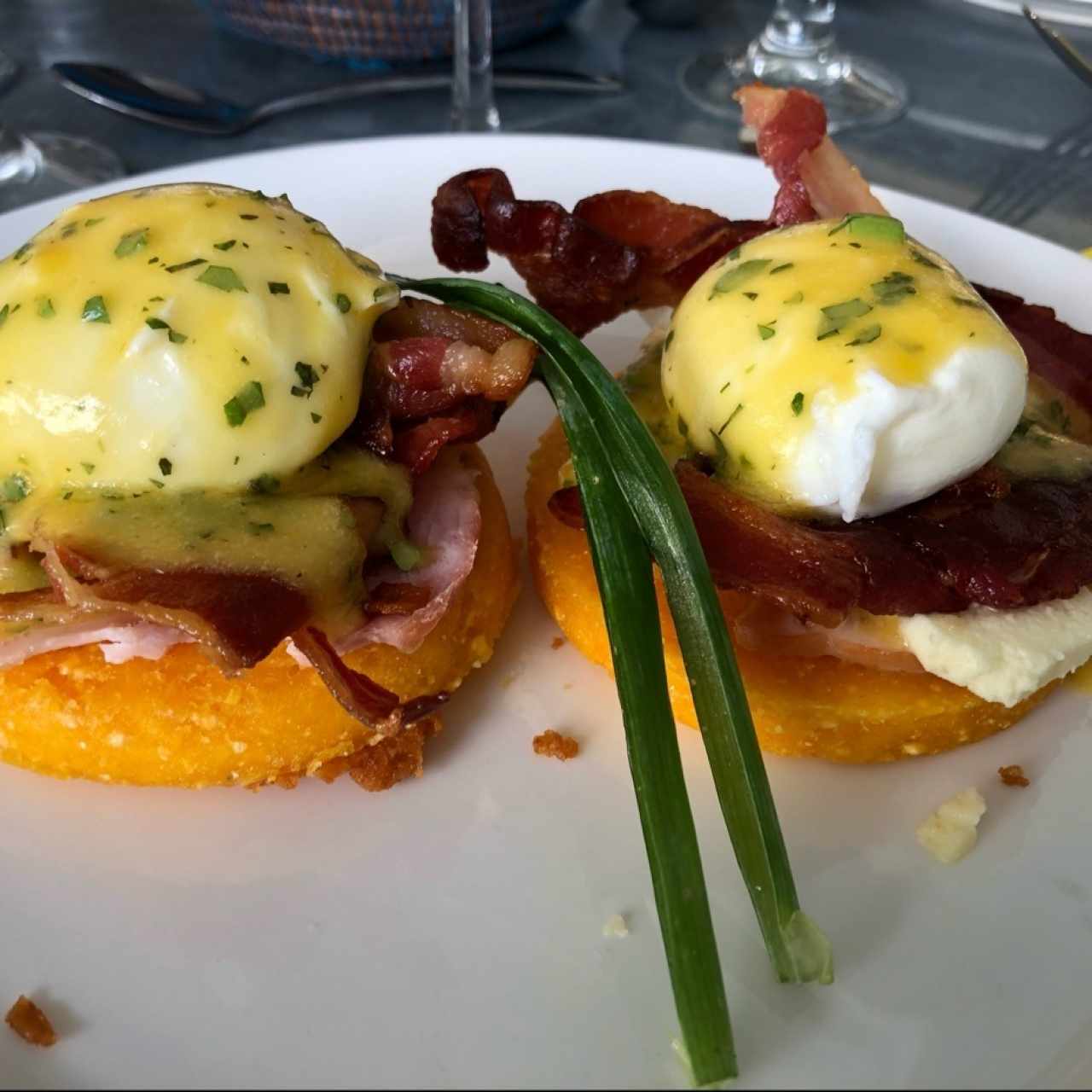 Huevos benedictinos PTY