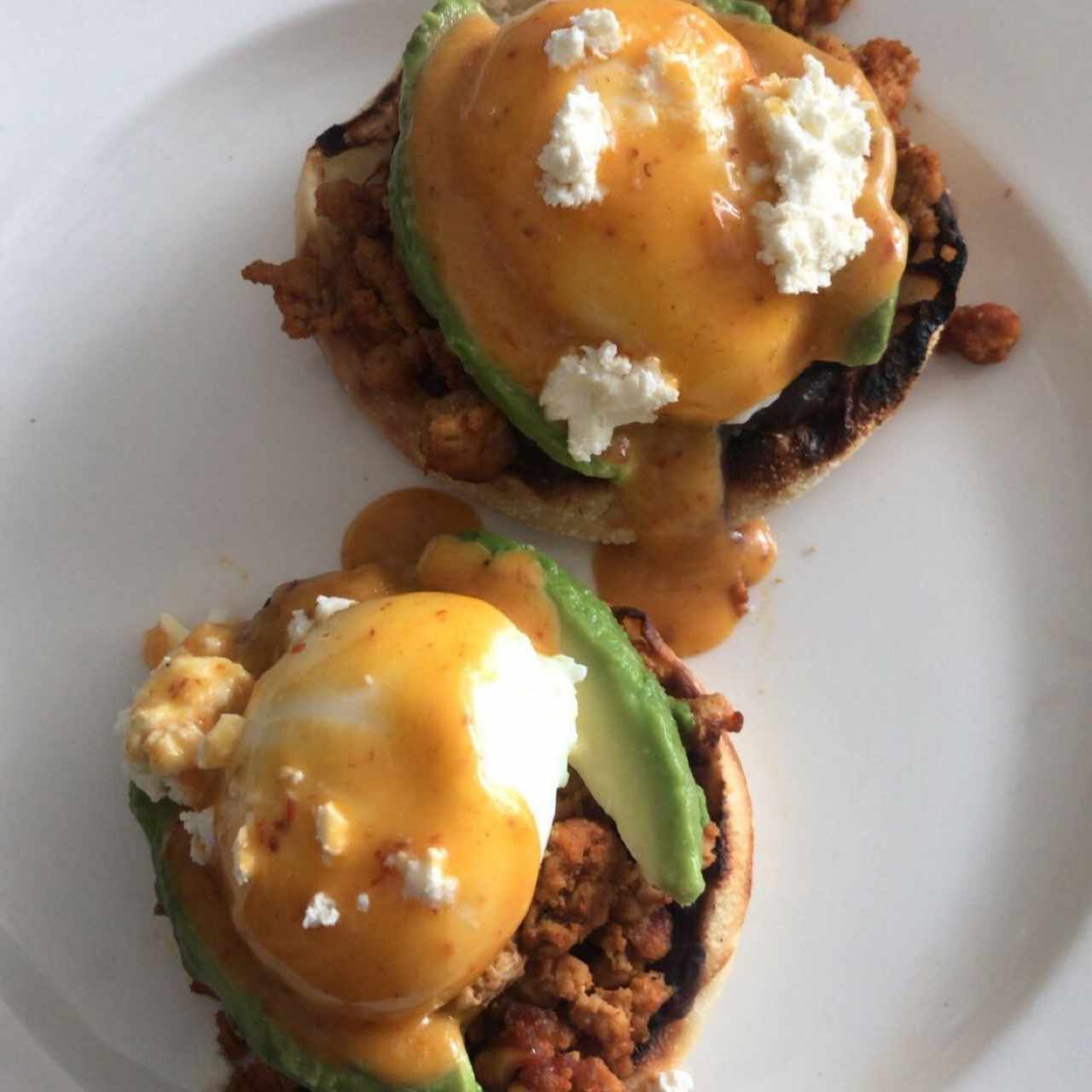 Huevos Benedictos Mexicano