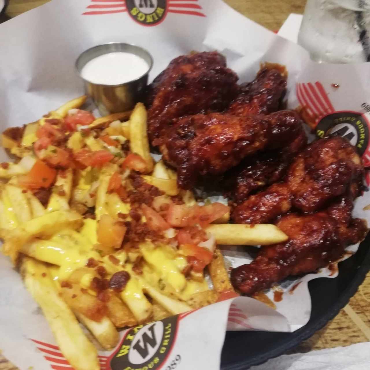 fríes cheese bacon and wings