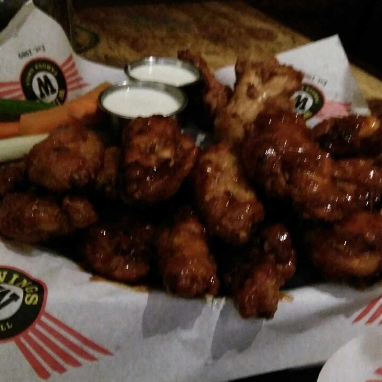 Wings bañadas en honey bbq