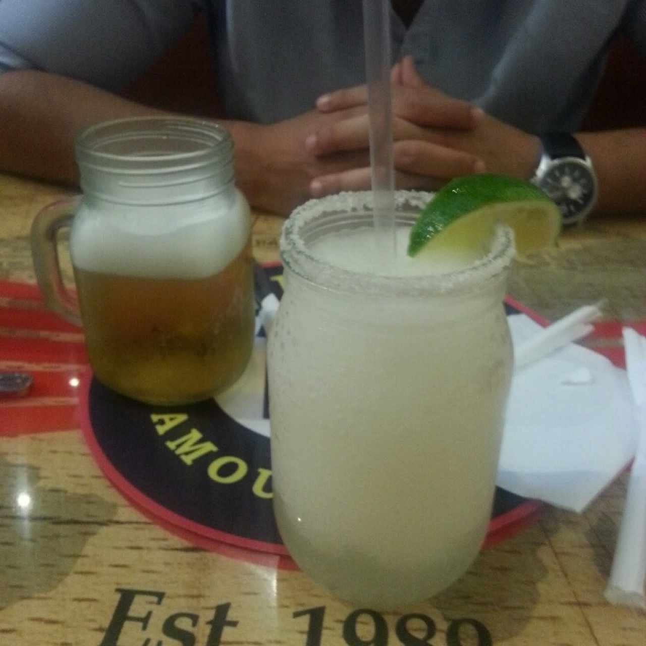 Margarita Frozen y cerveza Panamá