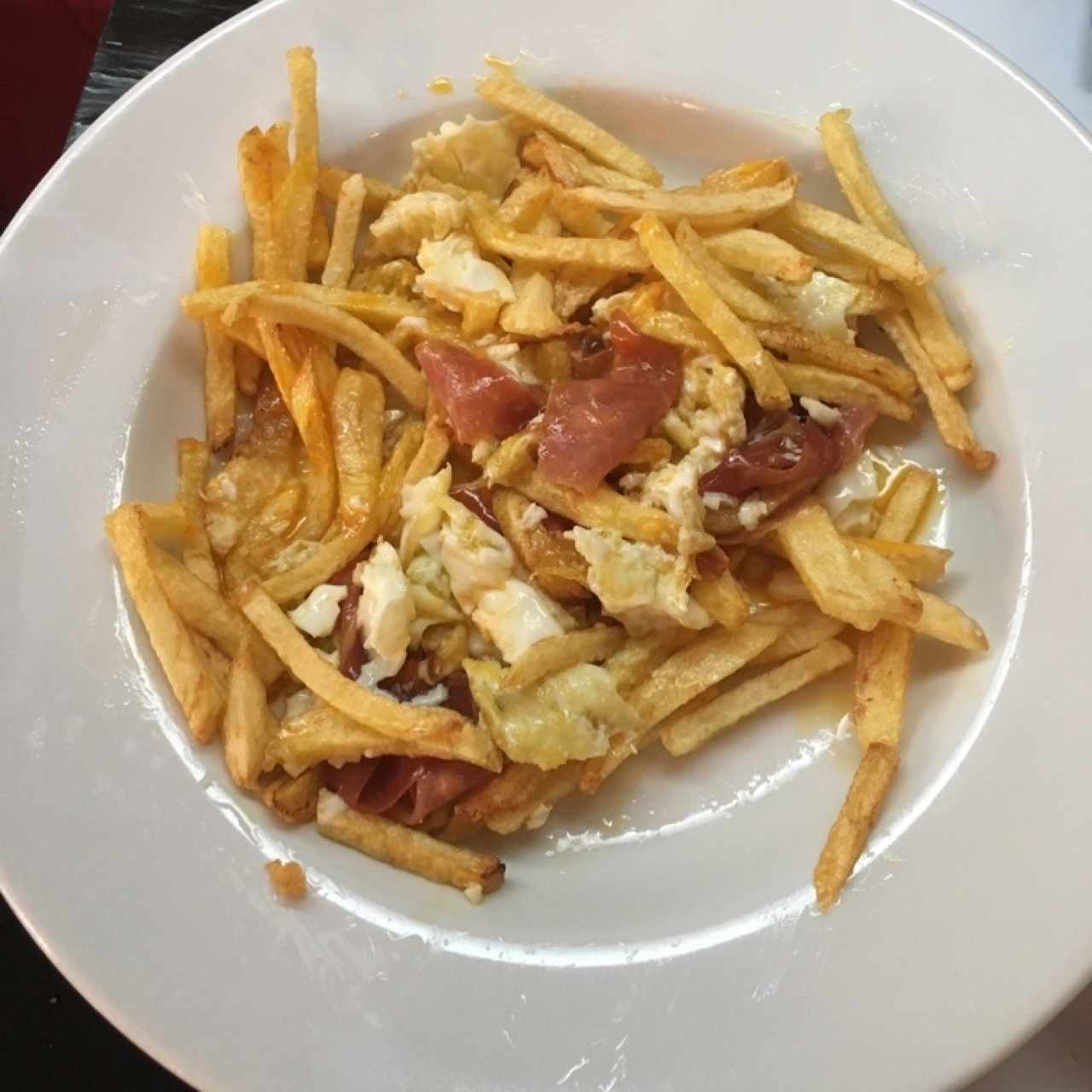 huevos rotos con jamón