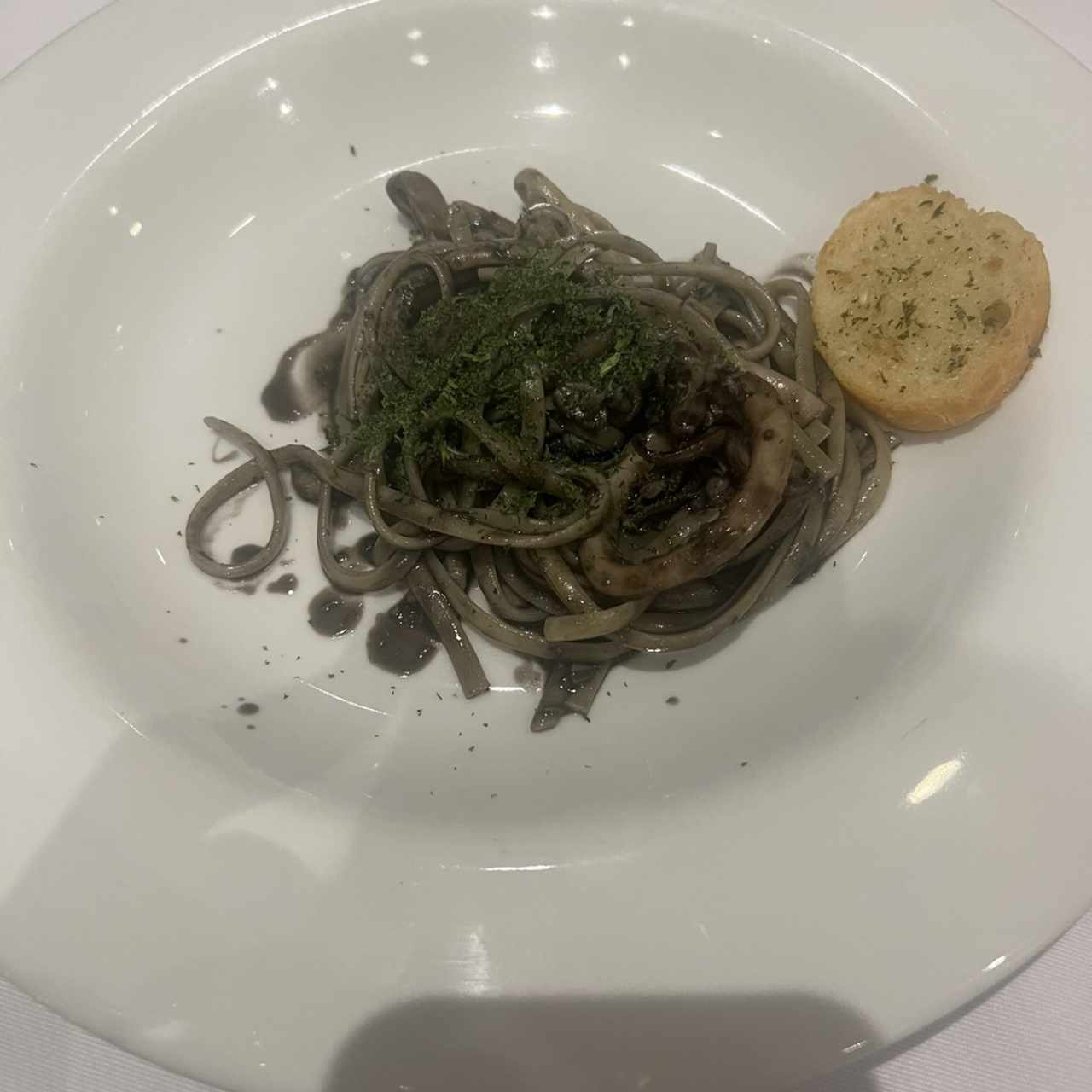 Linguini Nero di Sepia con Langostino 