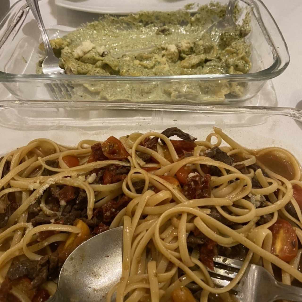 Linguini con Entraña y Tomate Seco y Al Pesto