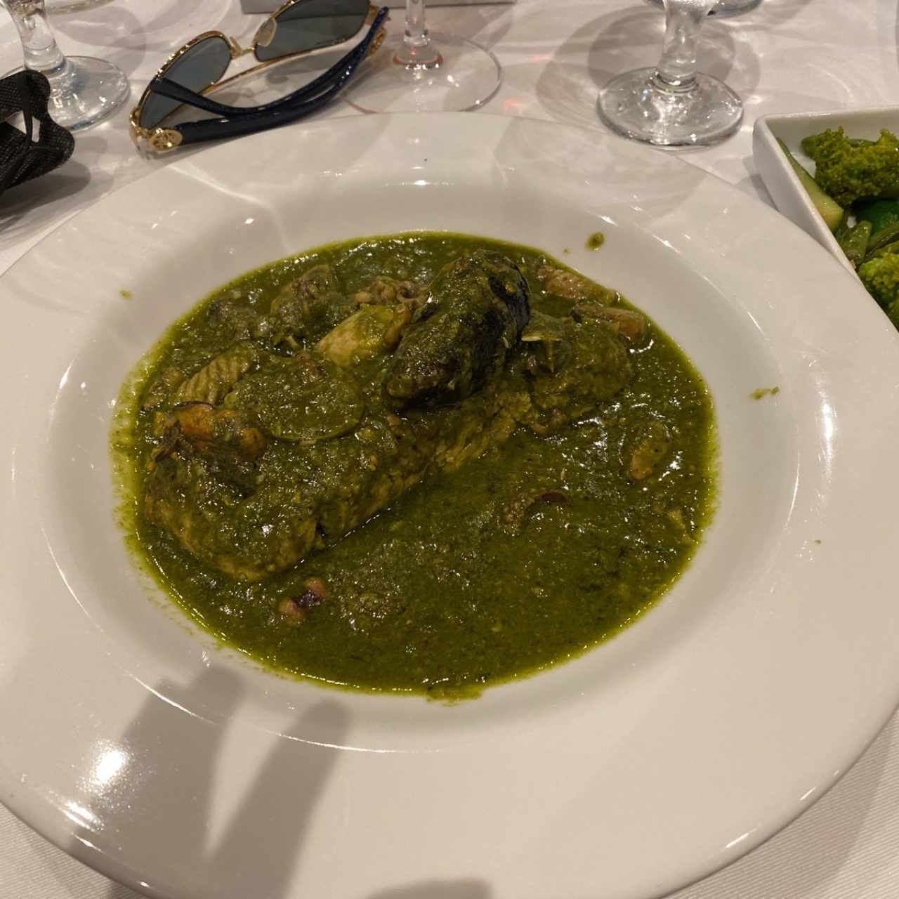 Corvina con Mariscos en Salsa Verde