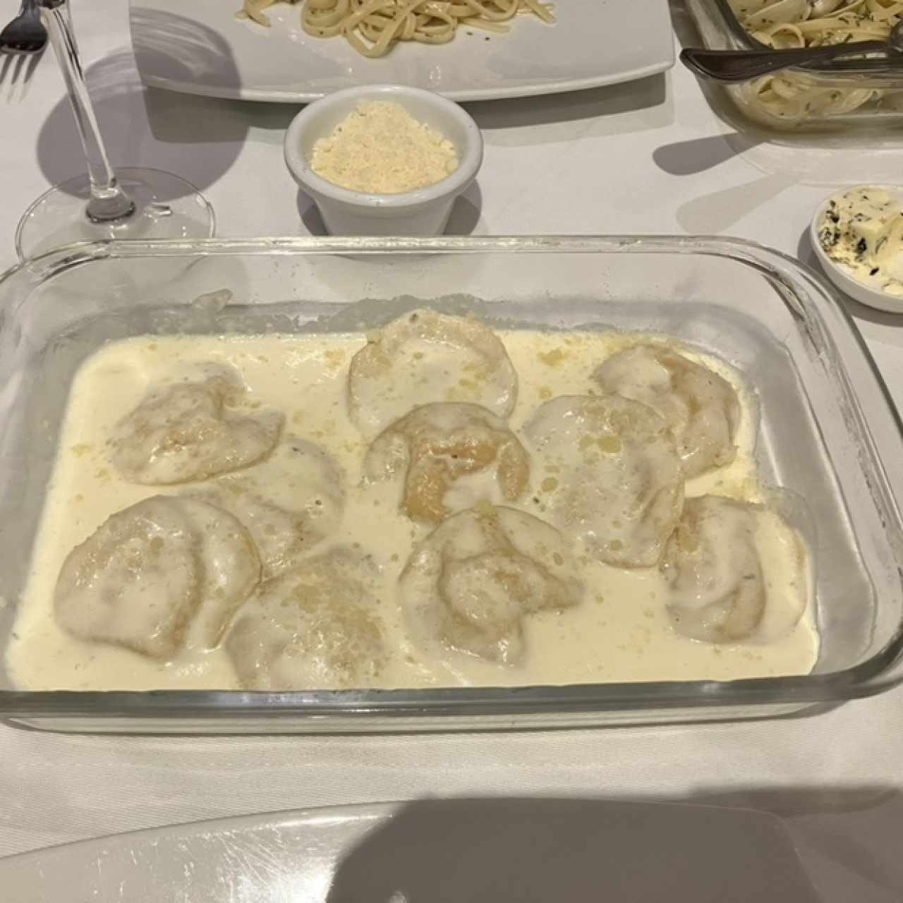 Ravioli Relleno de Pollo a la Crema