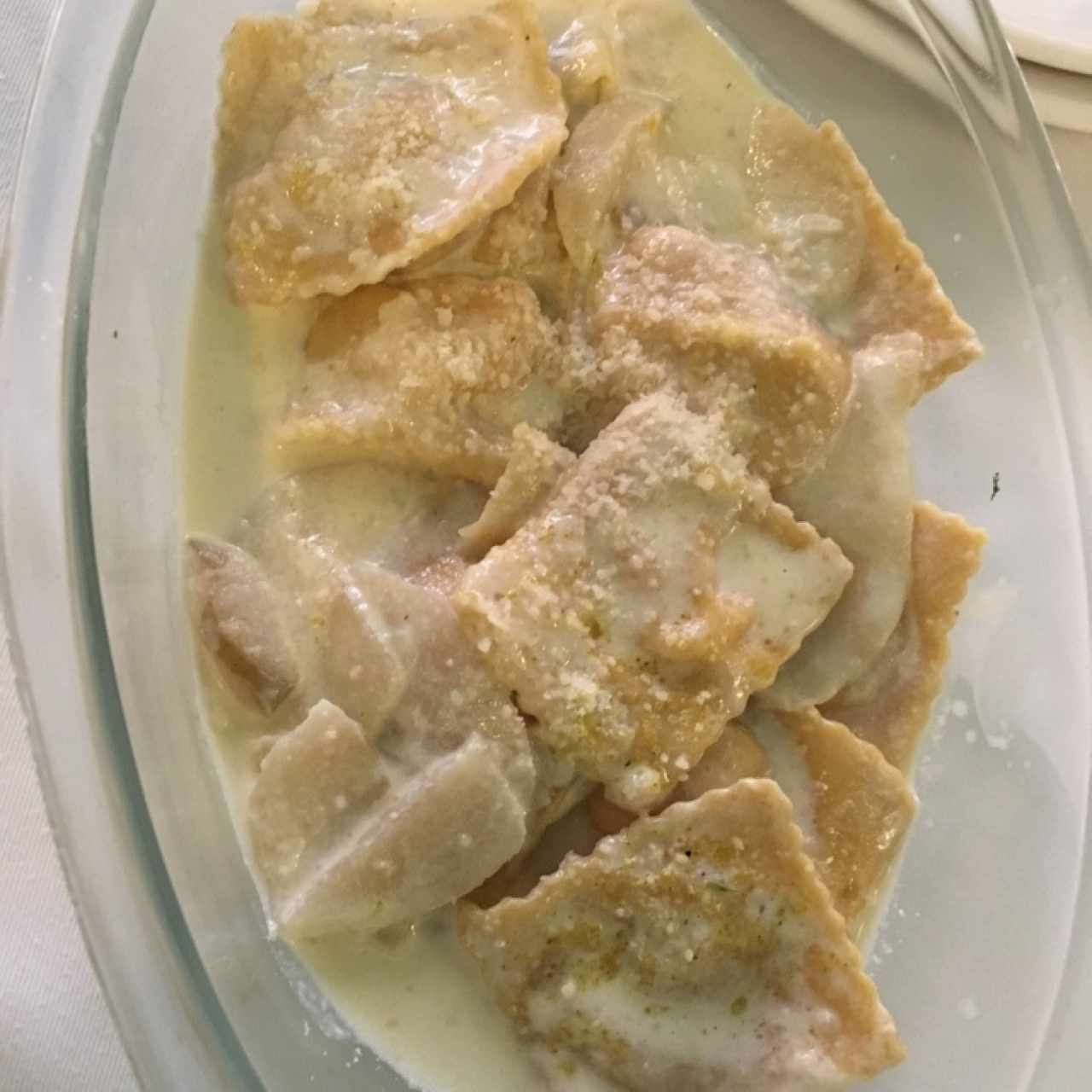 Ravioli alla calabassa e salsa manzana