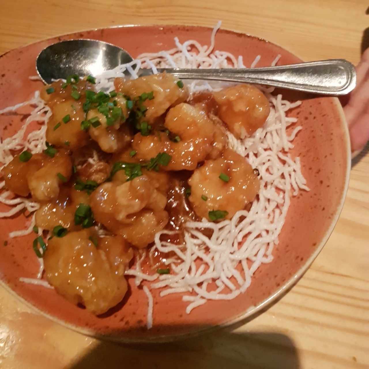 camarones con pasta frita