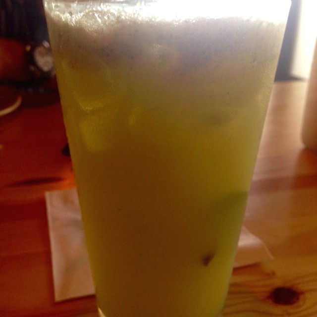 Limonada con yerbabuena