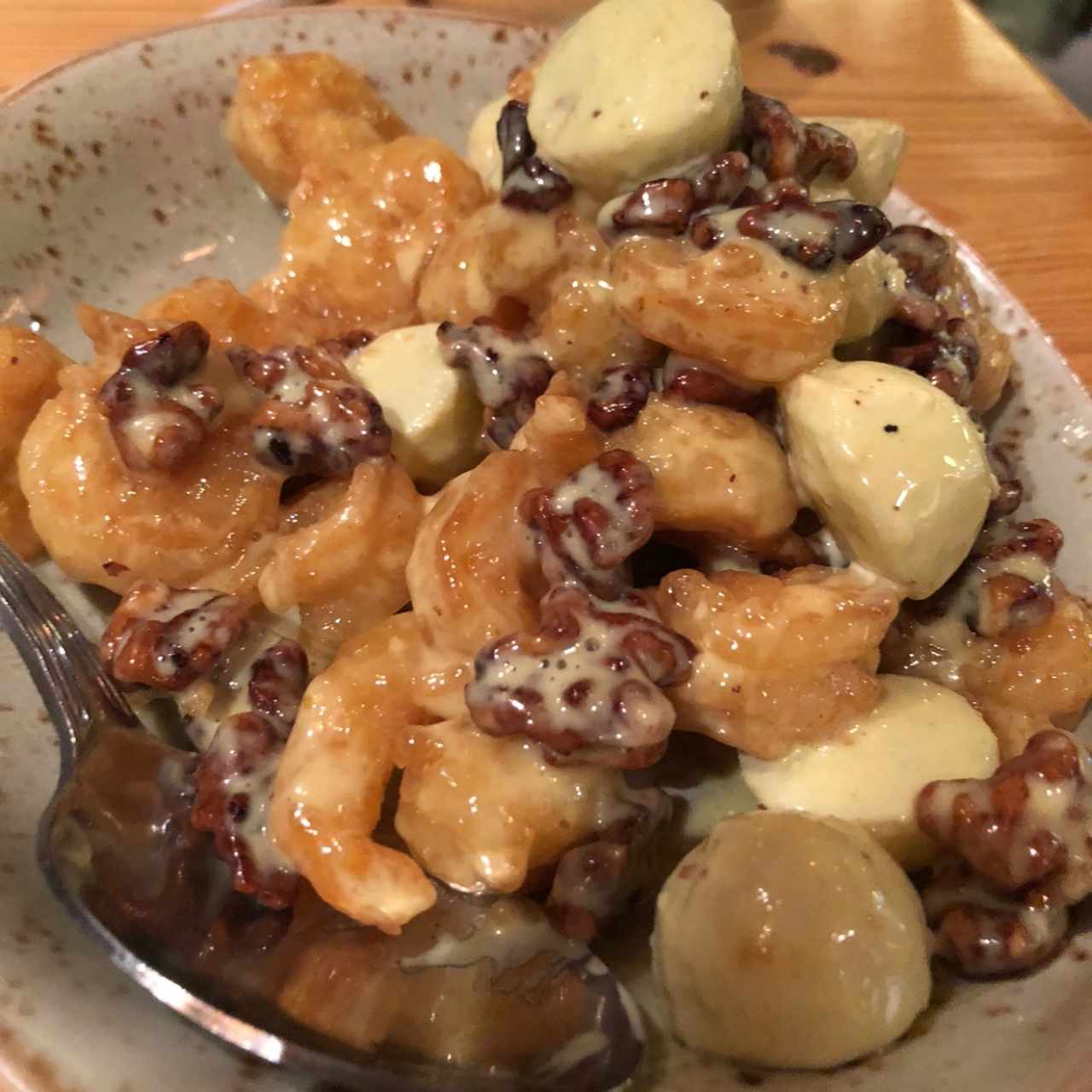 shrimp with candied walnuts