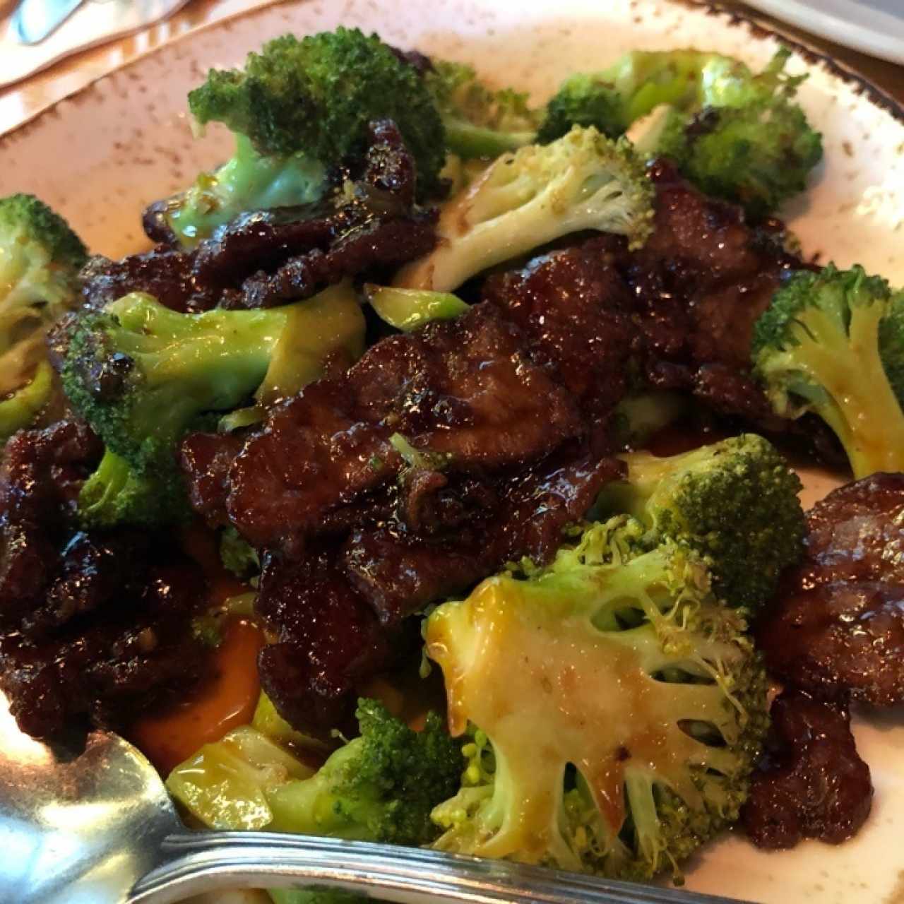 carne con broccoli 