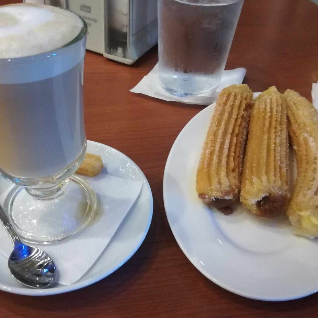 Churros con café con leche 