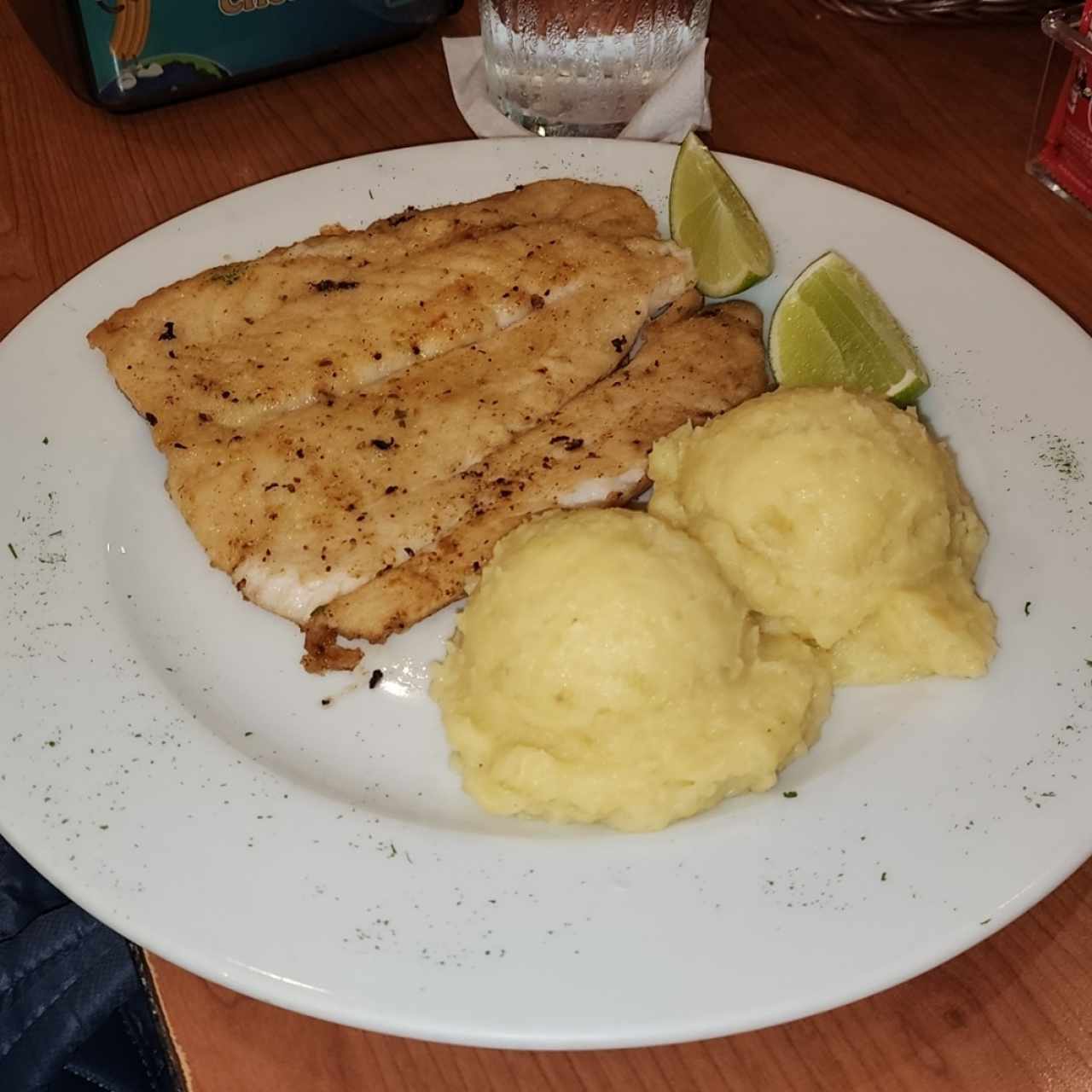 Corvina a la Plancha o Al Ajillo