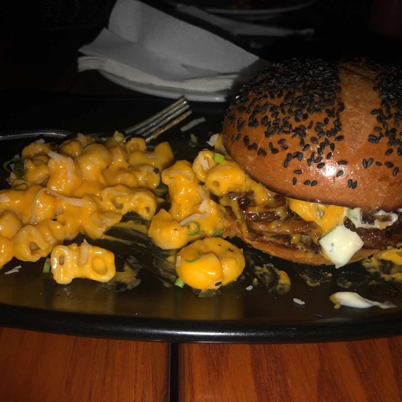 Porky Mac & cheese burger 