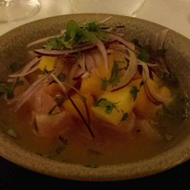 Ceviche de corvina con mango y maracuya. 