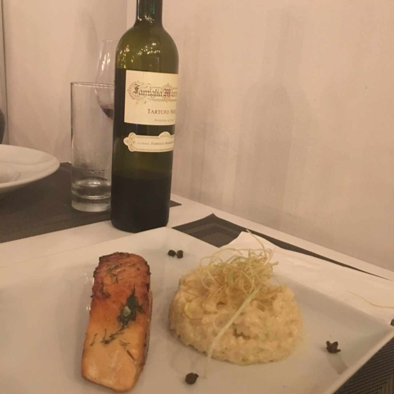 salmon con risotto de puerro