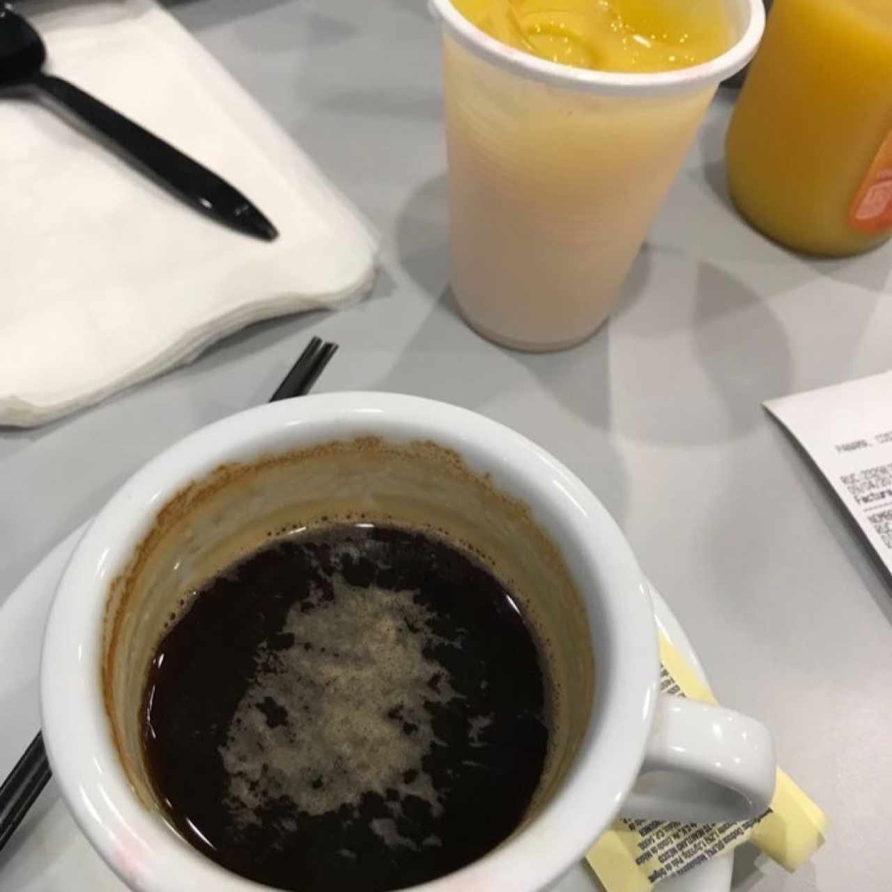 Café Negro y Jugo de Naranja