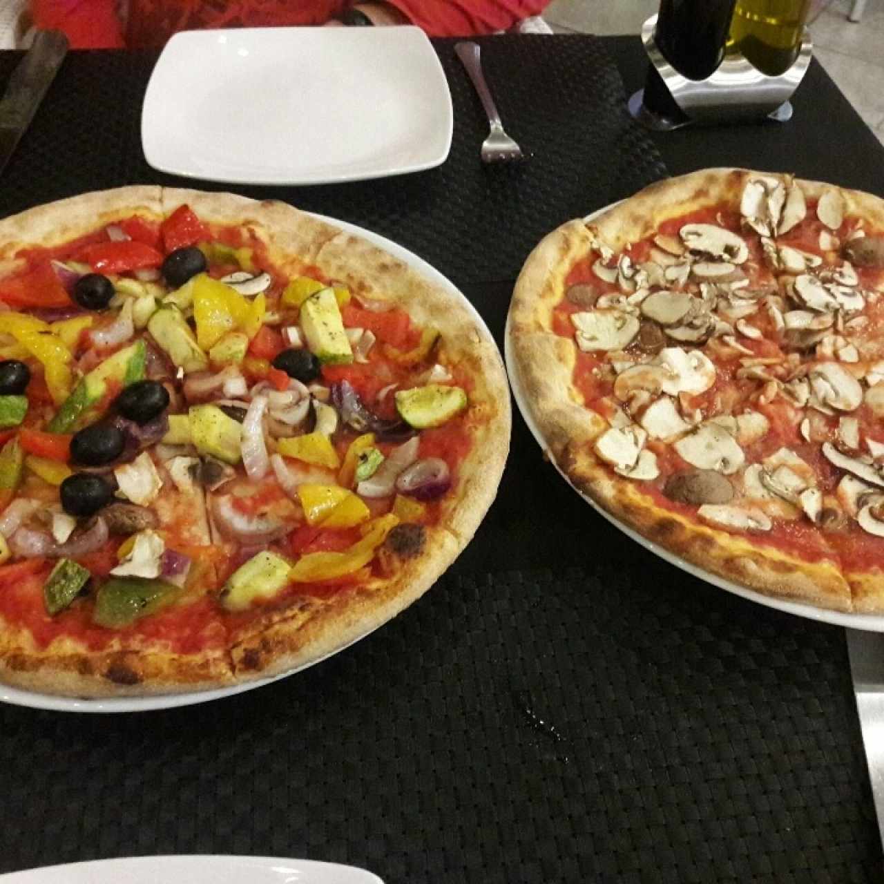 pizza vegetariana y pizza funghi