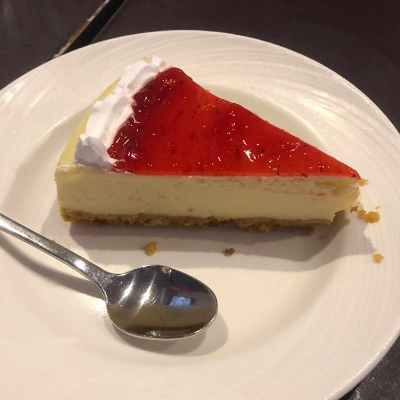 DESSERTS - CHEESECAKE DE FRESA