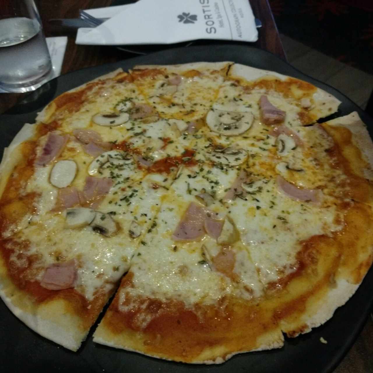 pizza de jamón y hongos 