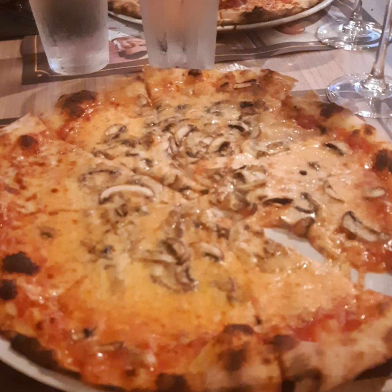 Pizza Alba . . sencillamente espectacular.
