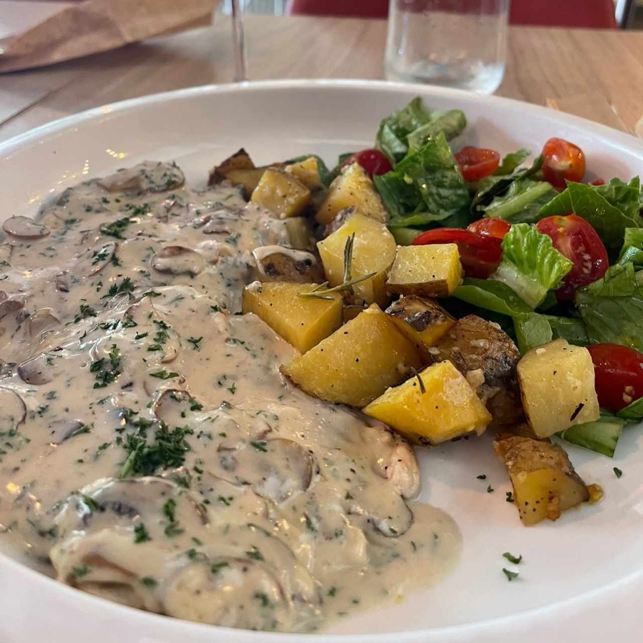 Filetto di Pollo con Funghi