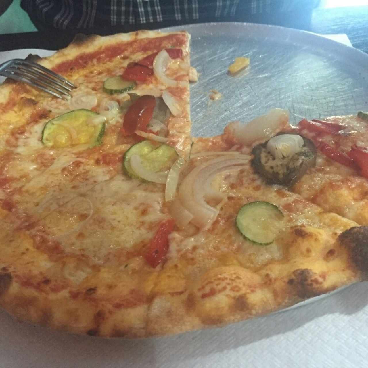 pizza vegetariana falto ingredientes y mas calidad