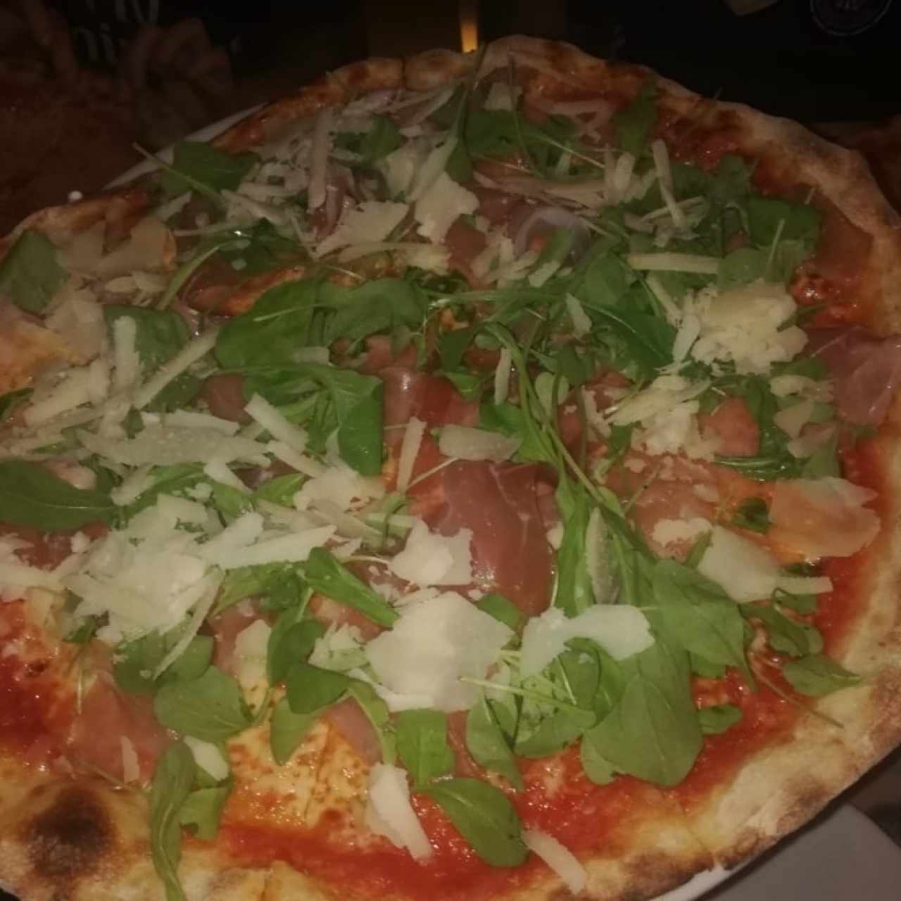 Pizza con Jamón Serrano