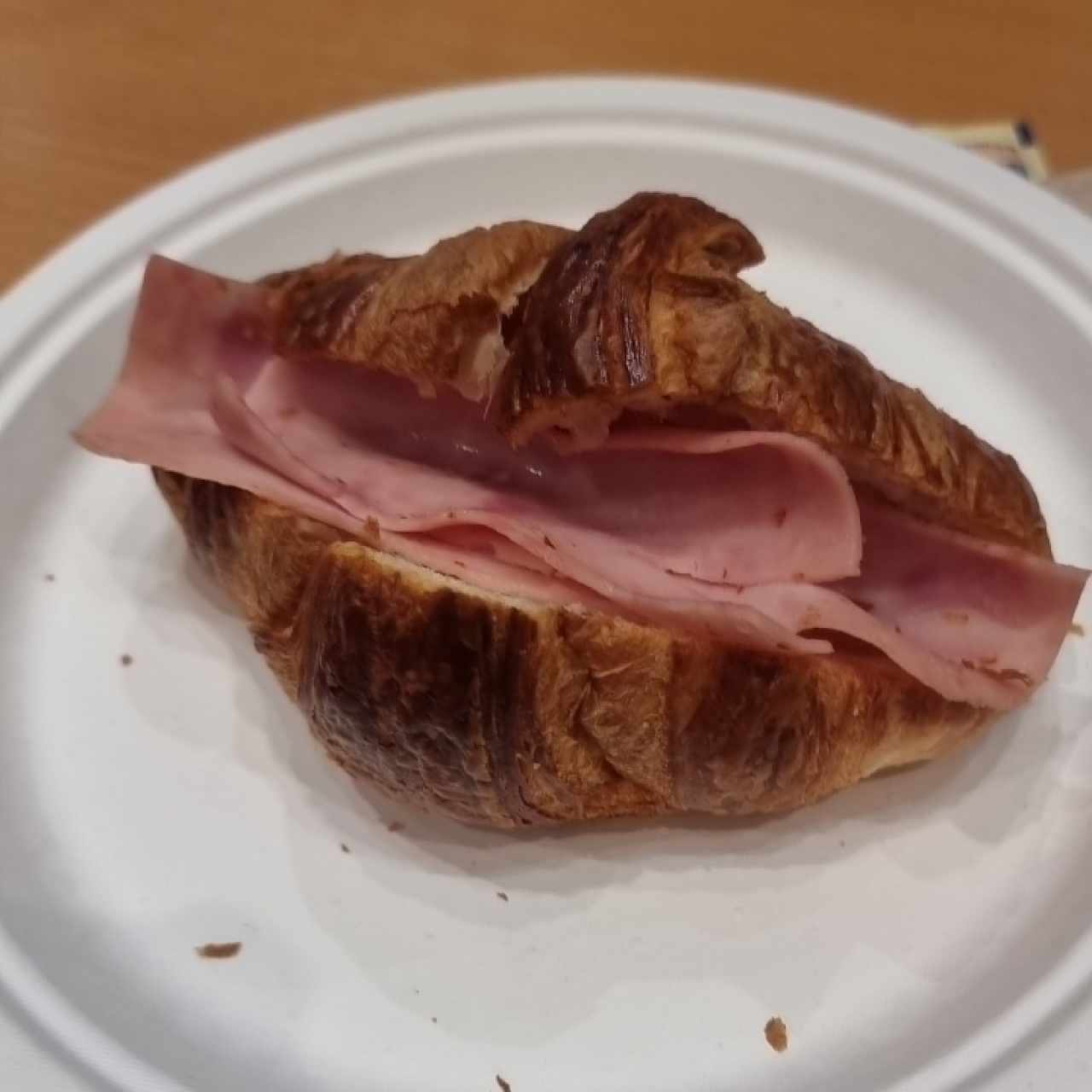 croissant con jamon