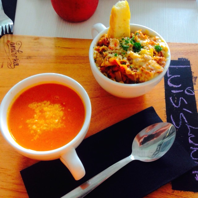 Lunch - Sopa De Tomate y Lasagna Ambrosia