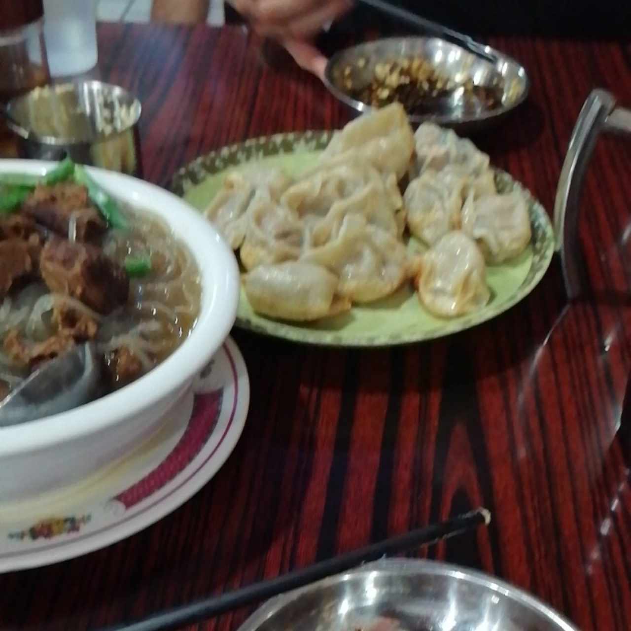 caldo de carne y dumplings