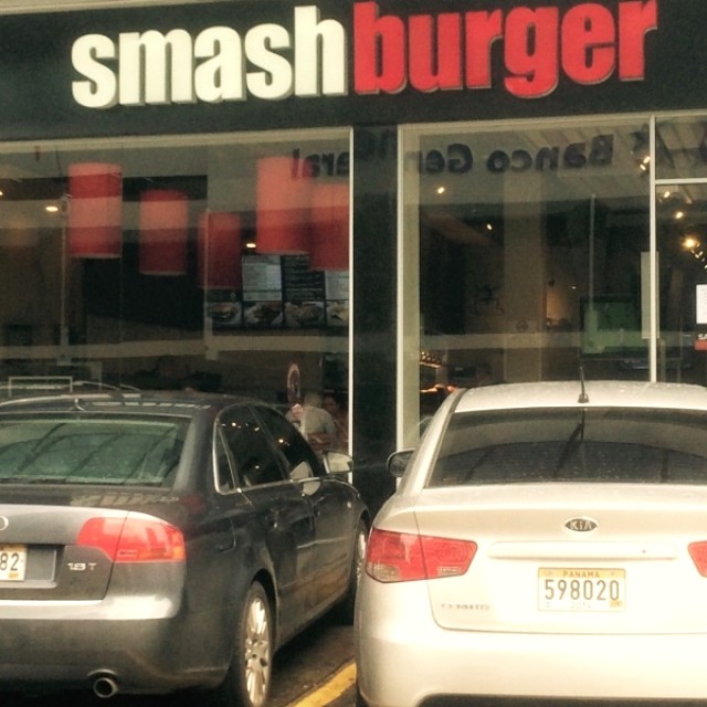 Entrance to Smashburger