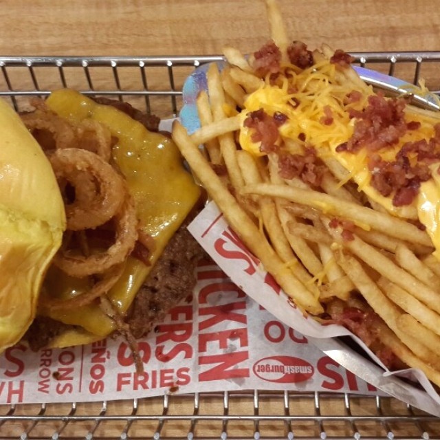 BBQ Bacon&Cheese and fries with bacon and cheese