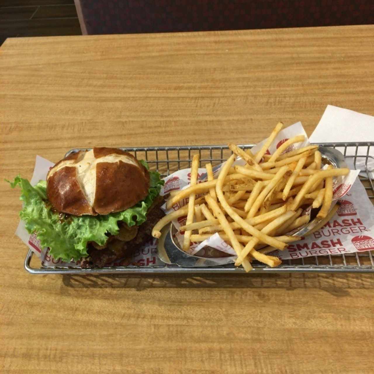 Chicago burger + papas fritas 