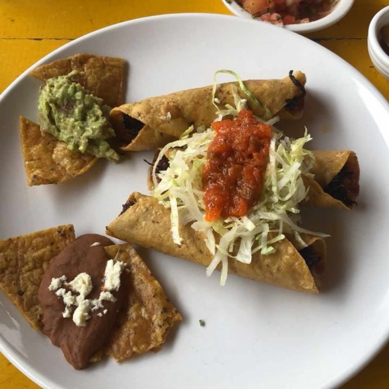 Tacos Fritos de Pollo