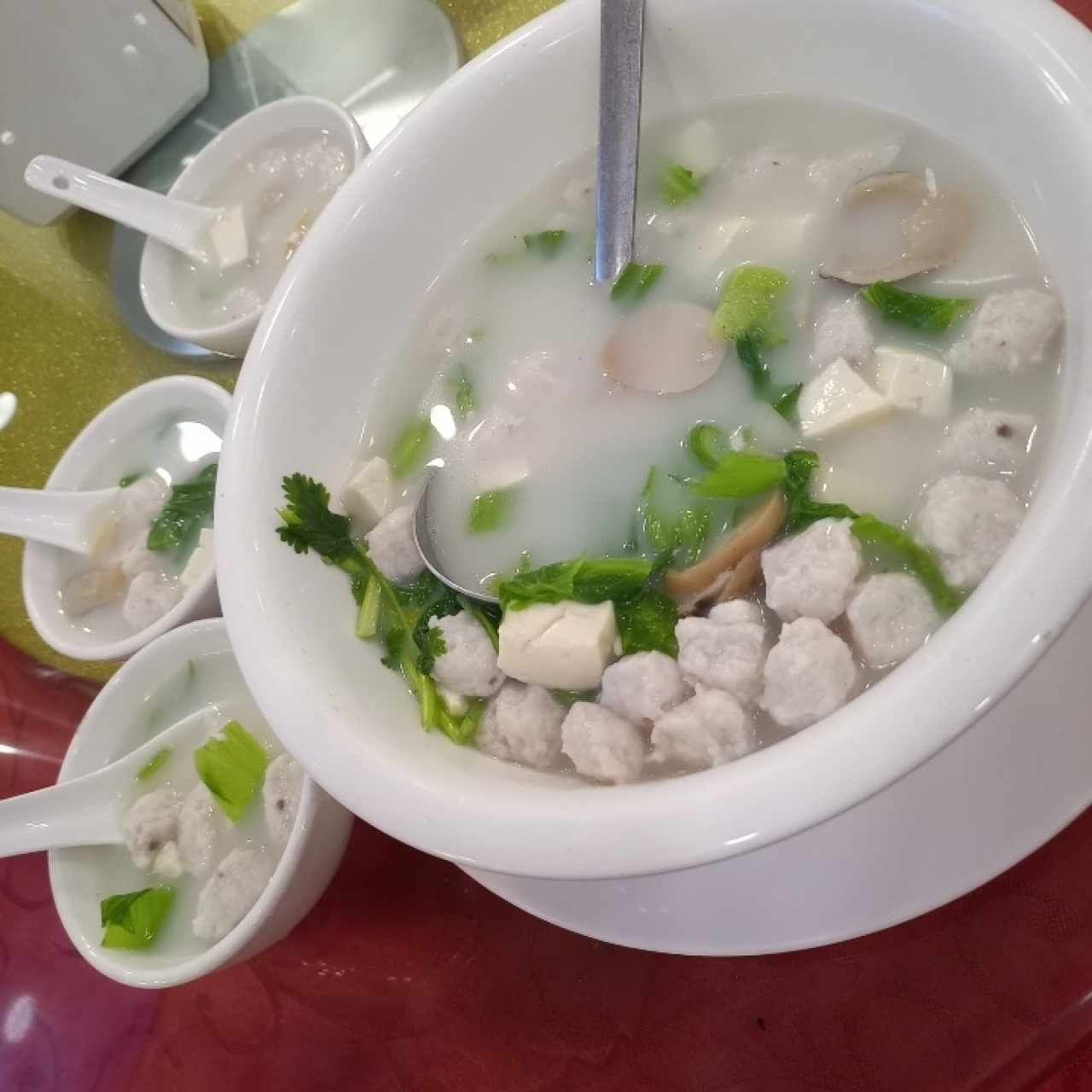 sopa bolita de pescado con tofu