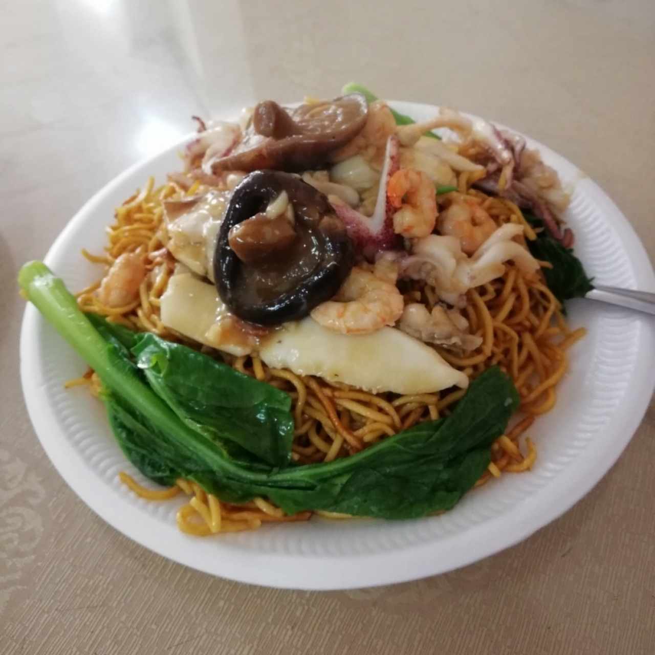 chow mein de mariscos